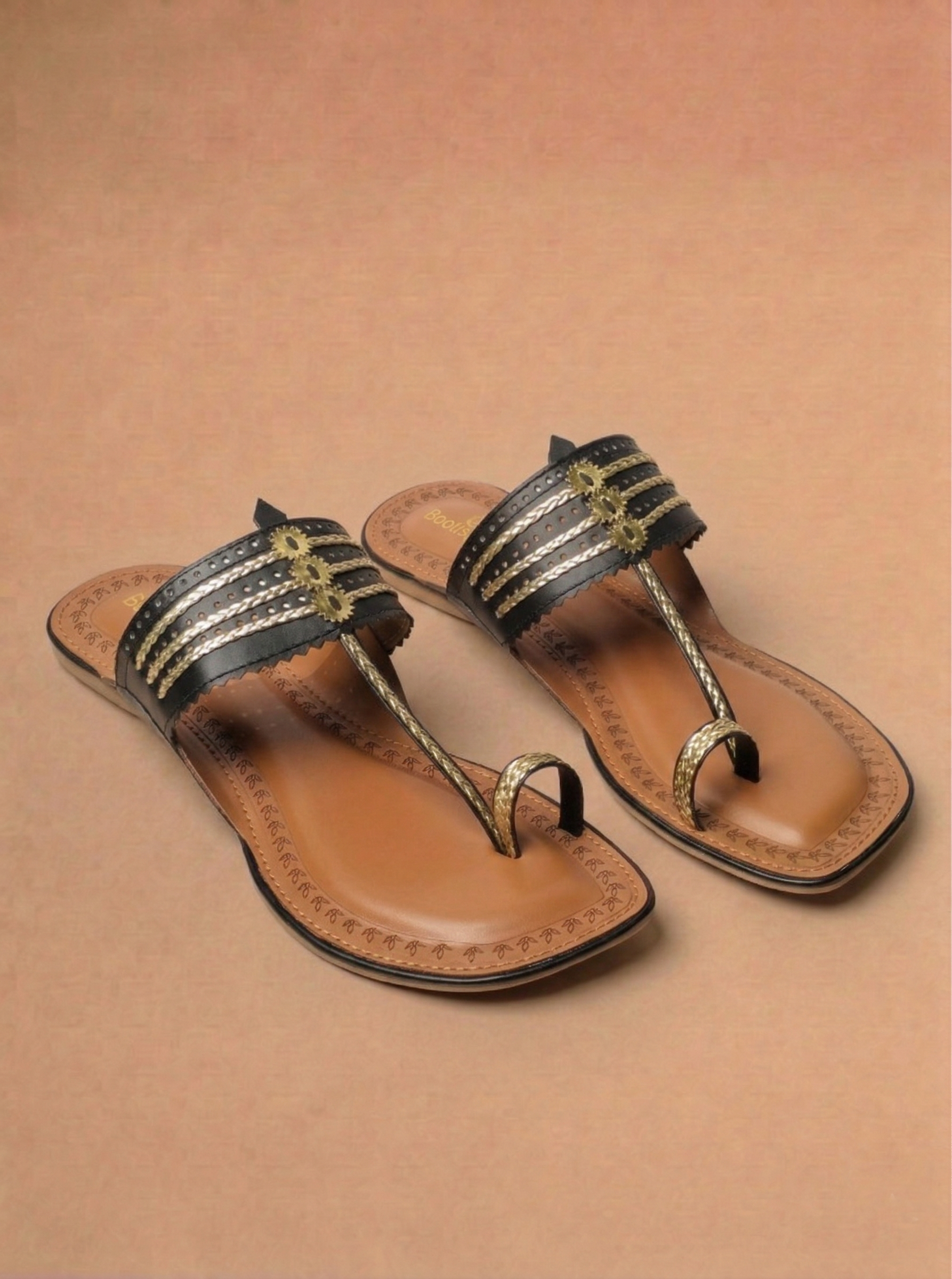 White Zari-Glaze Kolhapuri