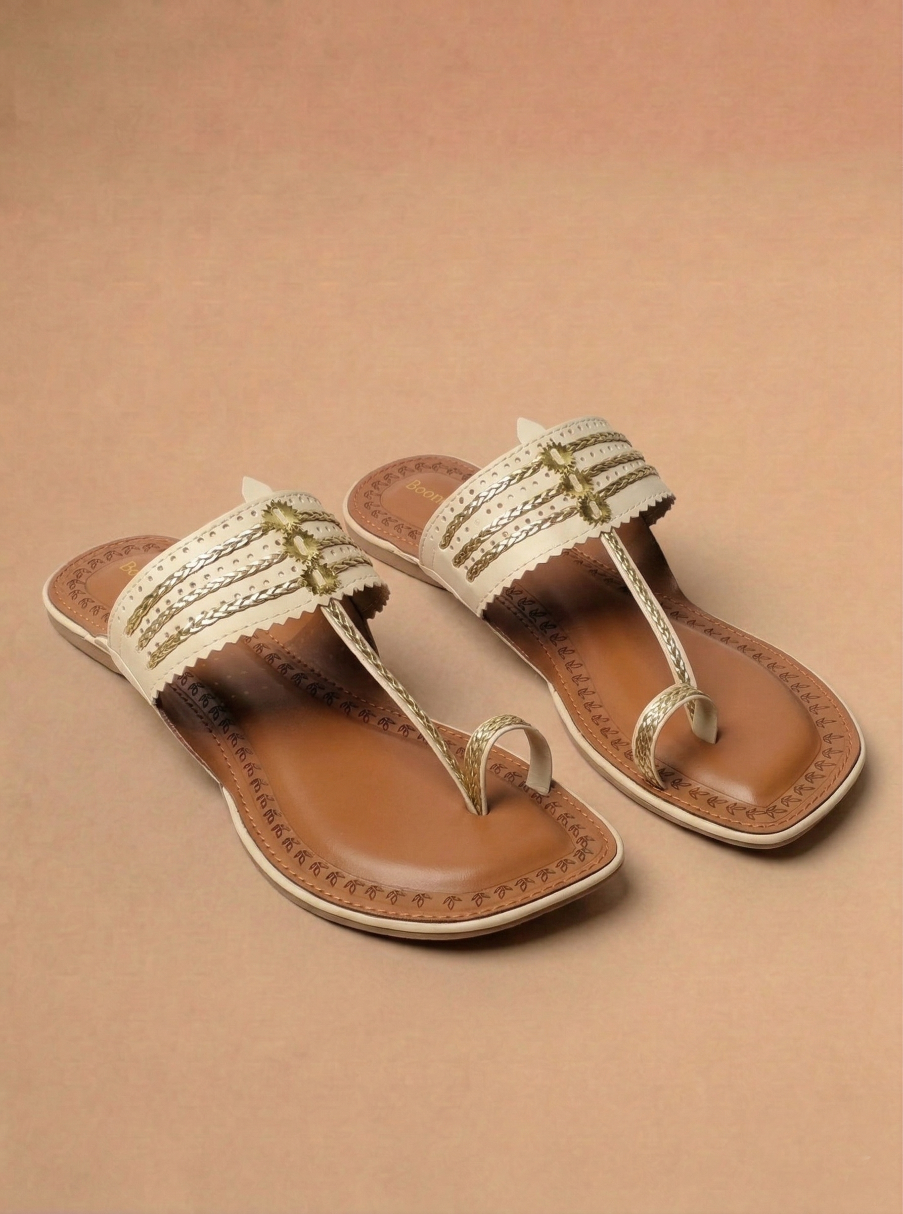 White Zari-Glaze Kolhapuri