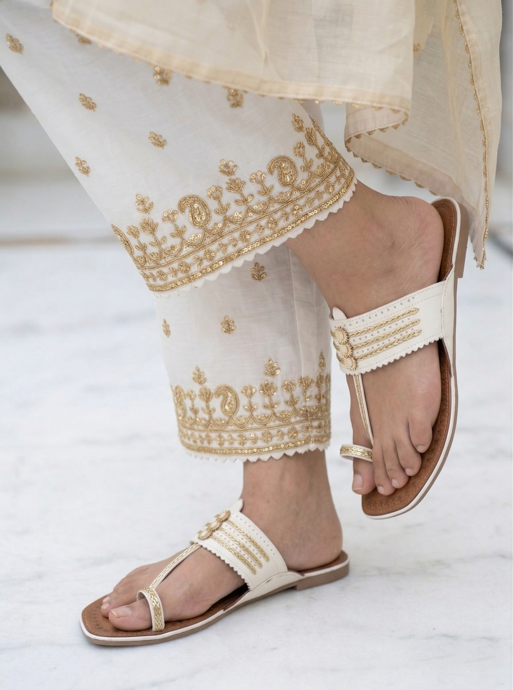 White Zari-Glaze Kolhapuri
