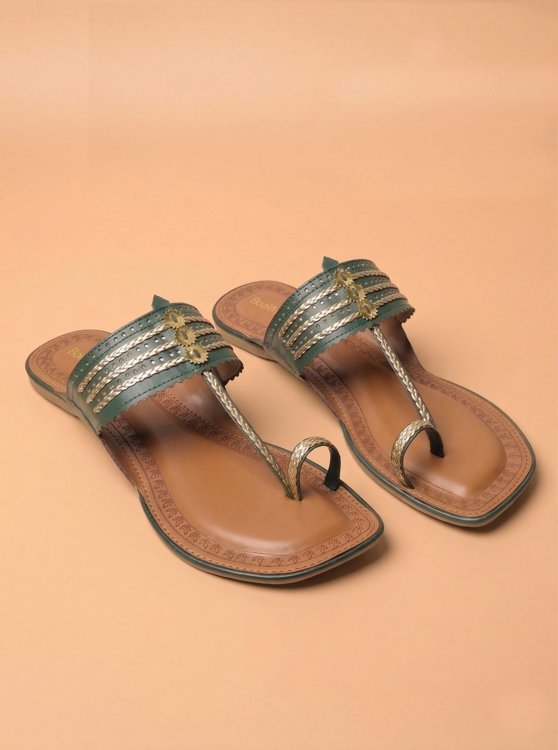White Zari-Glaze Kolhapuri