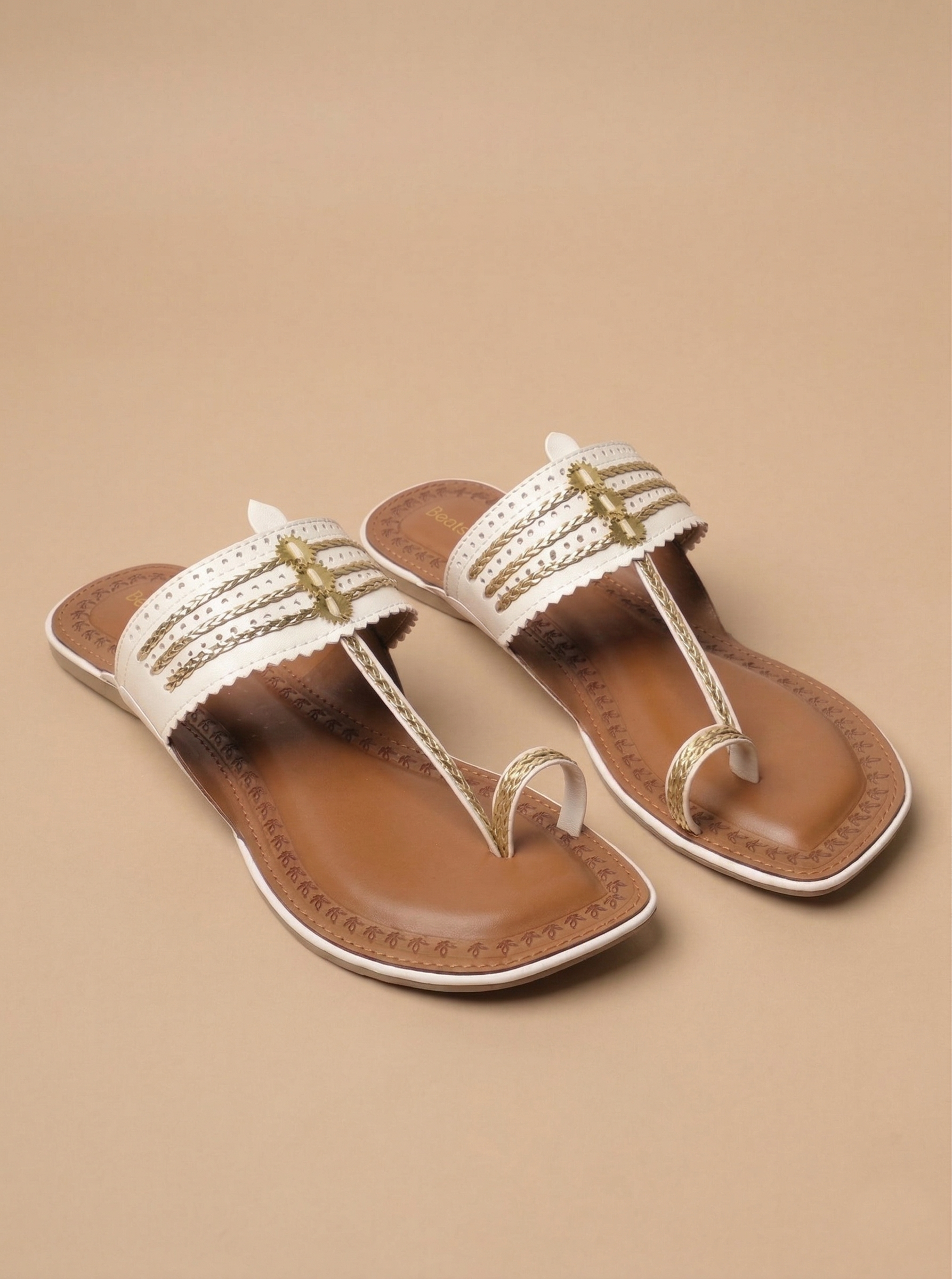 White Zari-Glaze Kolhapuri