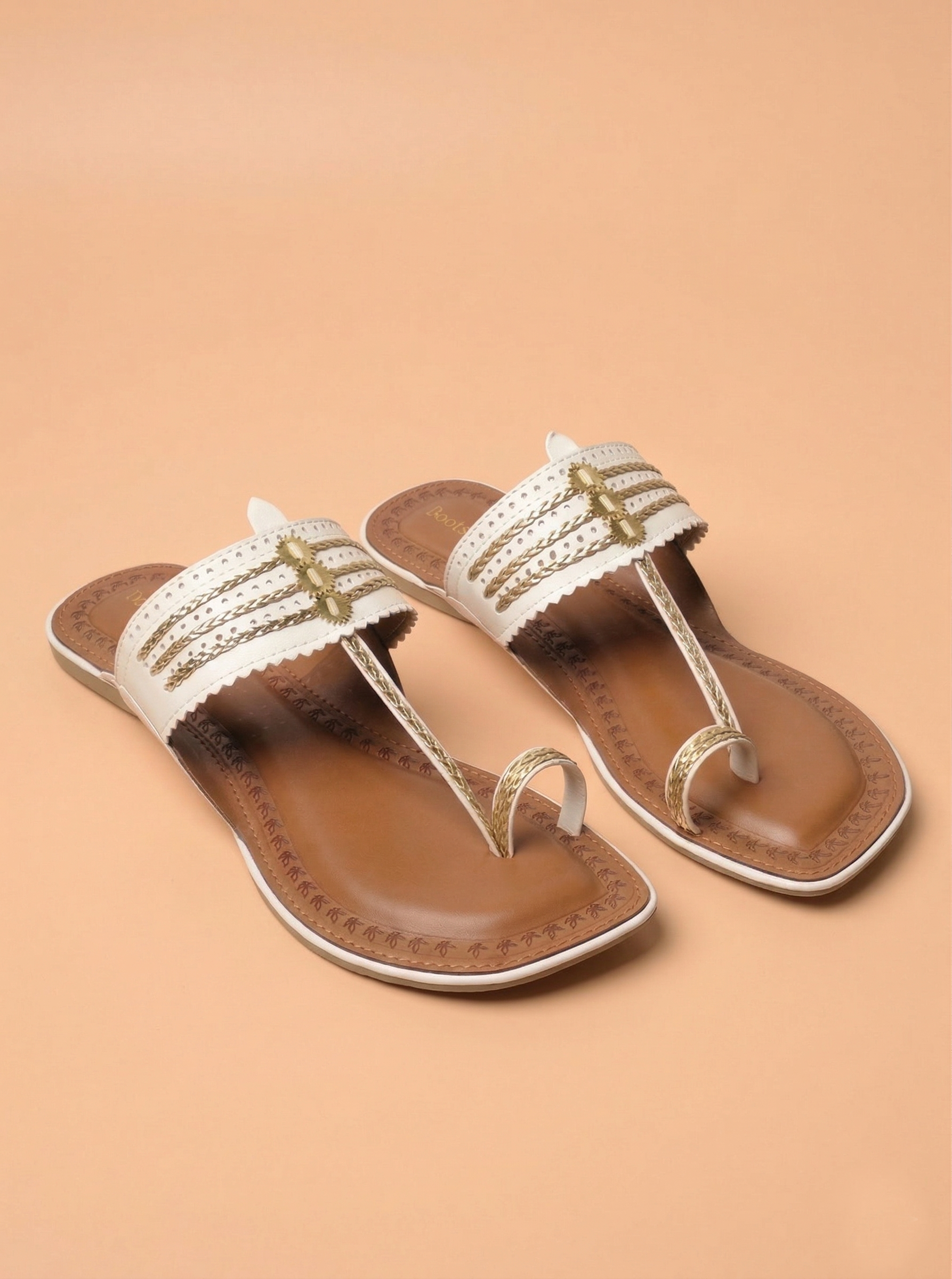 White Zari-Glaze Kolhapuri