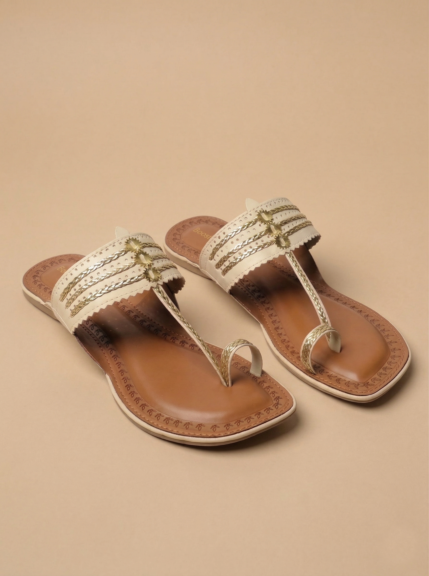 White Zari-Glaze Kolhapuri